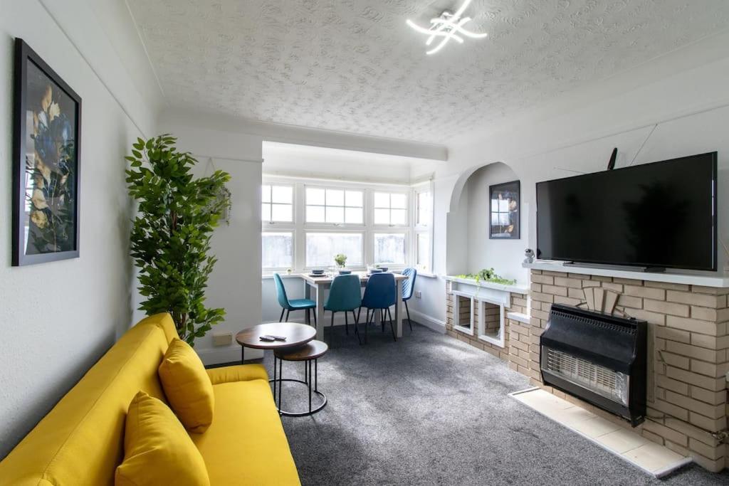 Open Mind Property - Southsea With Free Parking Portsmouth Buitenkant foto