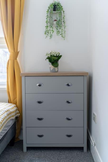 Open Mind Property - Southsea With Free Parking Portsmouth Buitenkant foto