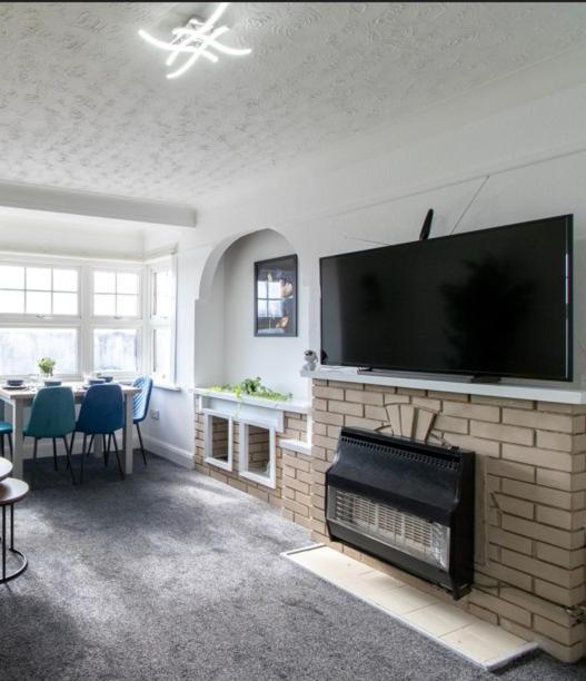 Open Mind Property - Southsea With Free Parking Portsmouth Buitenkant foto